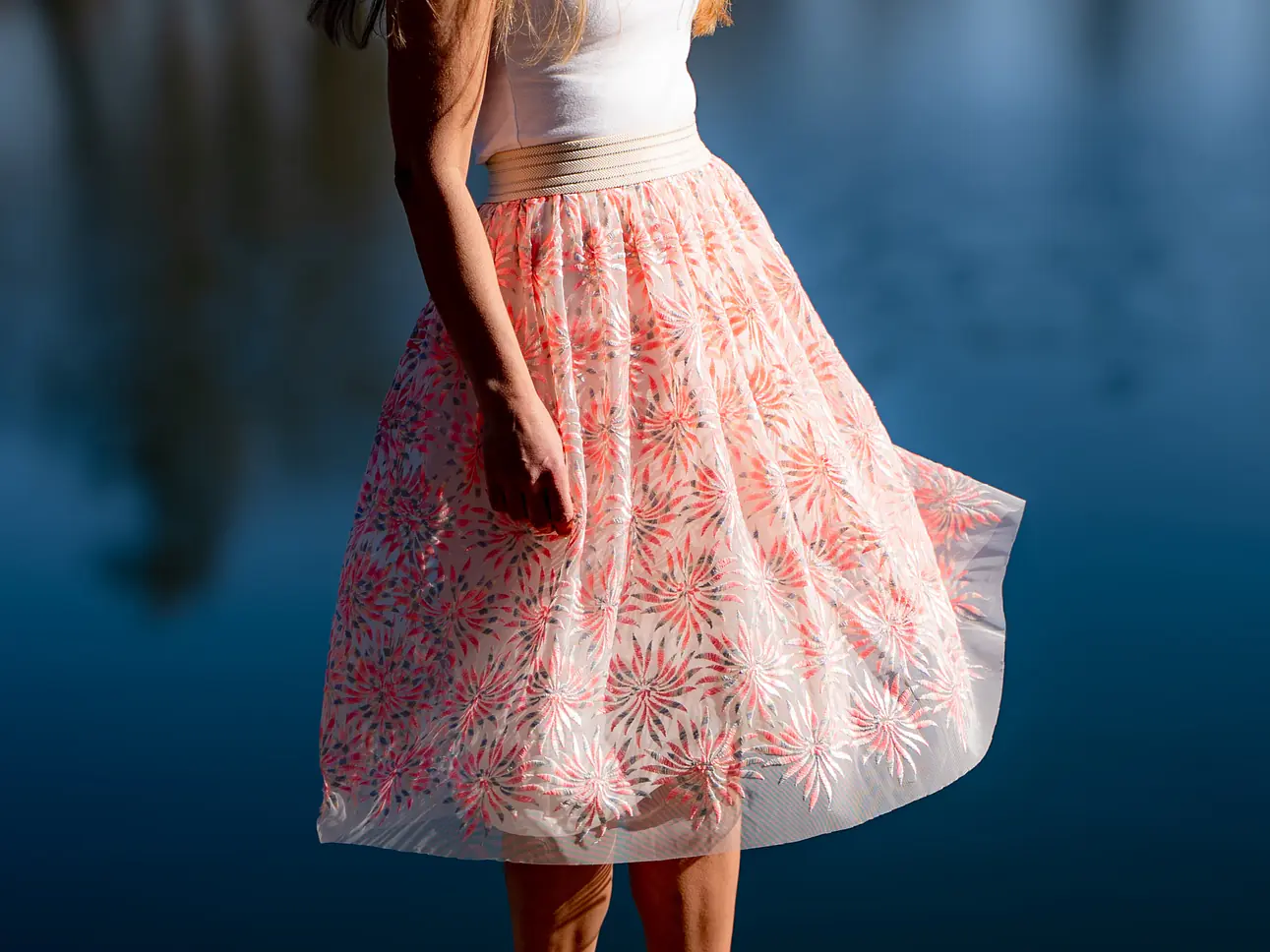 Tüllröcke aus St.Galler Stickereien.