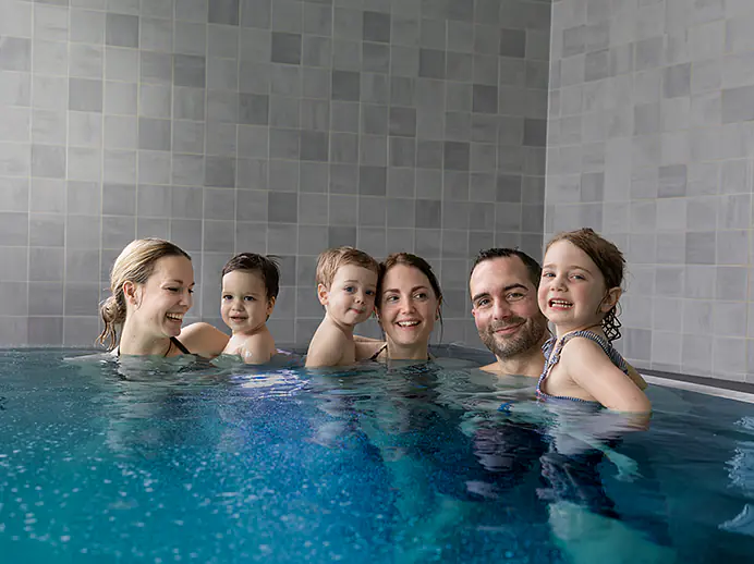 Baby- und Kinderschwimmen