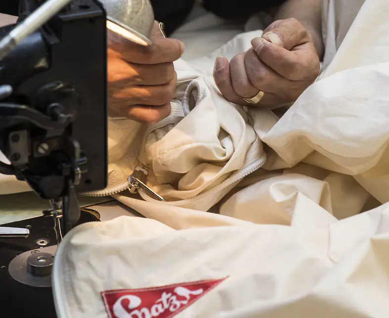 Nähmaschiene Spatzlogo.jpg