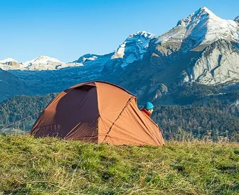 Cabane in den Bergen.jpg