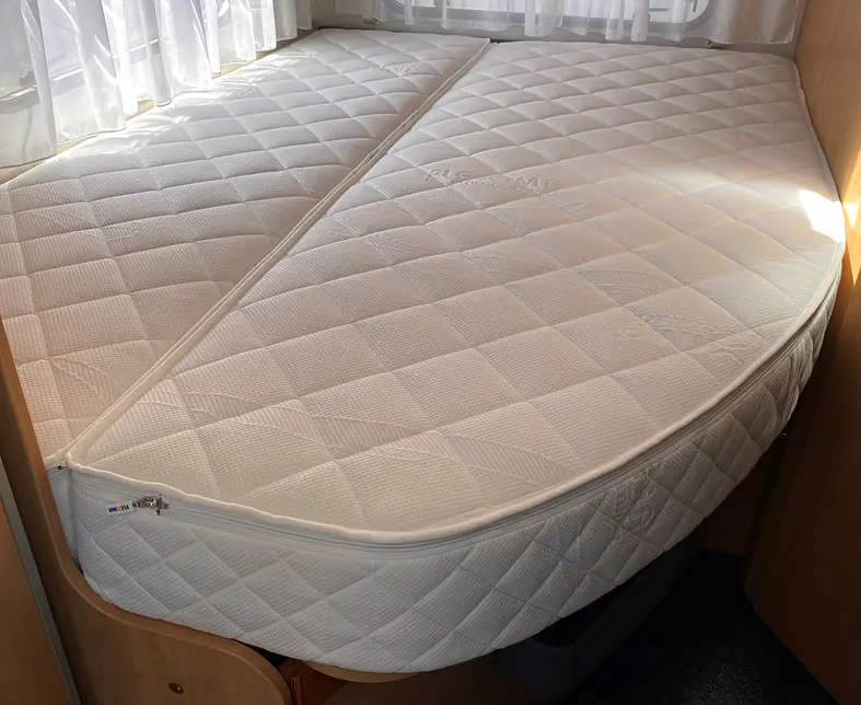 Caravan (9).jpg